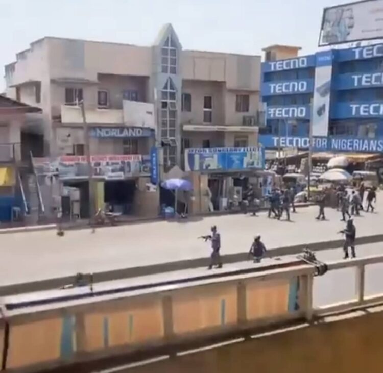 Clash Erupts Between Police and Shi'ite Members in Kaduna