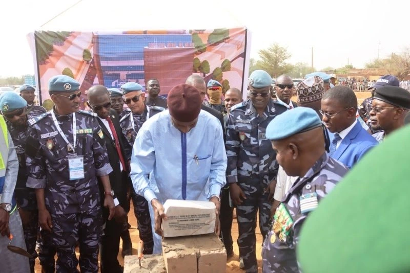 Niger Authorities on Monday, February 3, 2025 started laying the foundation stone for the future headquarters of the General Directorate of Customs. The new facility, set to be built on the site of the former Sabka Lahiya hotel