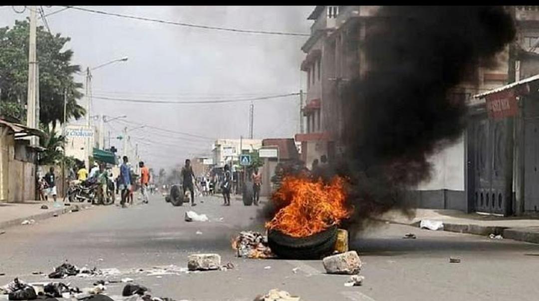 Togolese Protesters Faure Gnassingbé